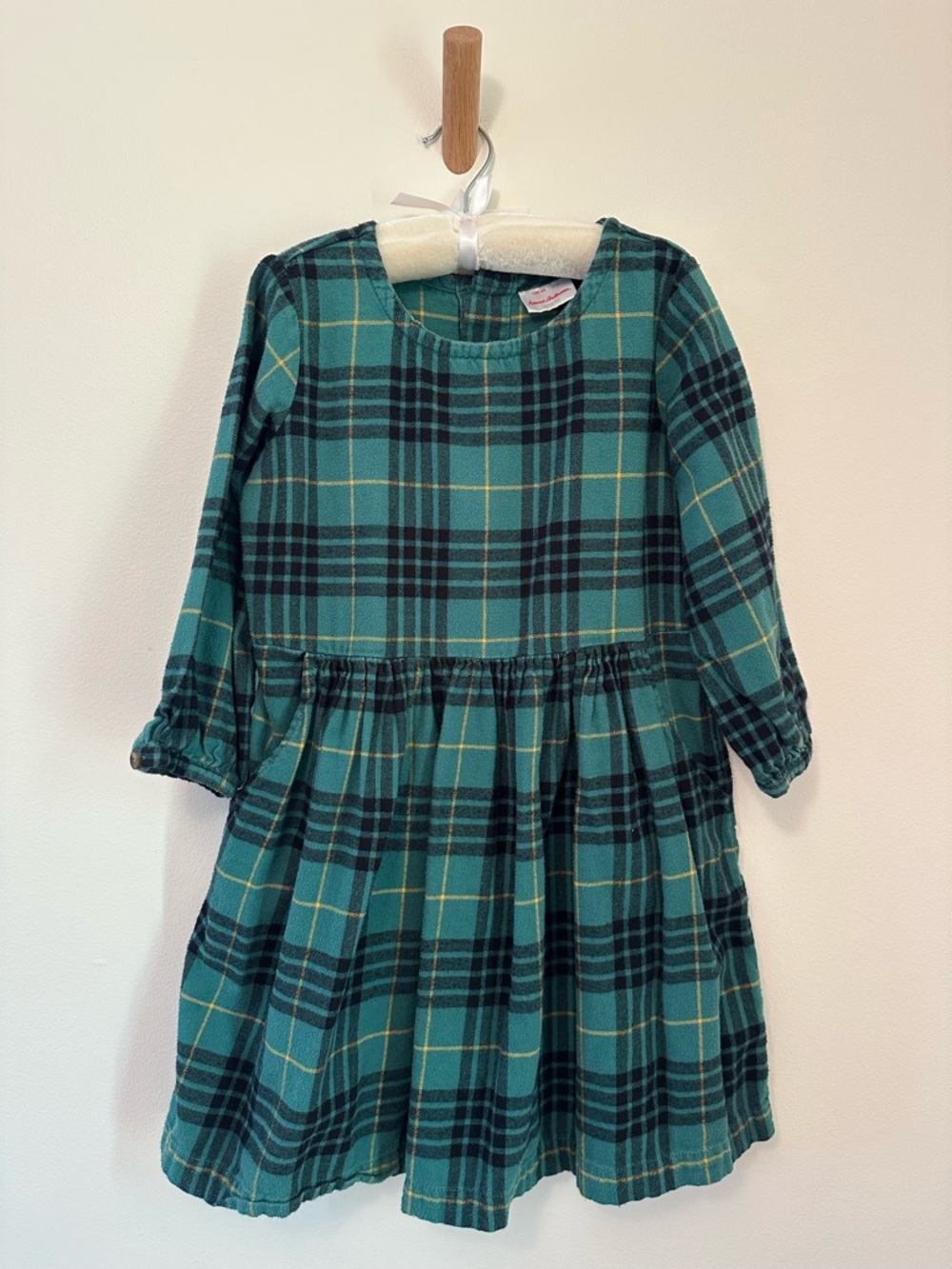 Hanna Andersson 100% Cotton Festive Flannel Green Plaid w Button Up Back